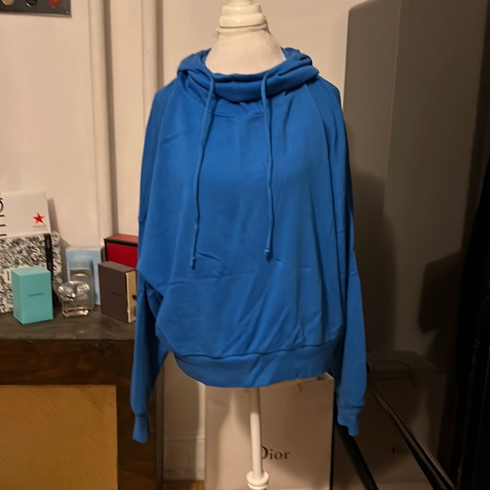 🆑FINAL PRICE‼️ Electric blue unique neckline sweatshirt